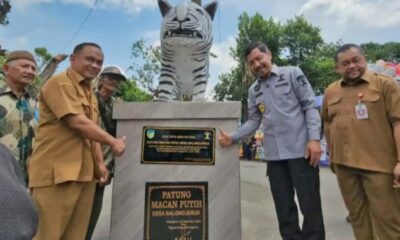Patung macan putih viral di Kediri dapat Sertifikat Hak Cipta dari Kanwil Kemenkumham Jatim [tribunnews]