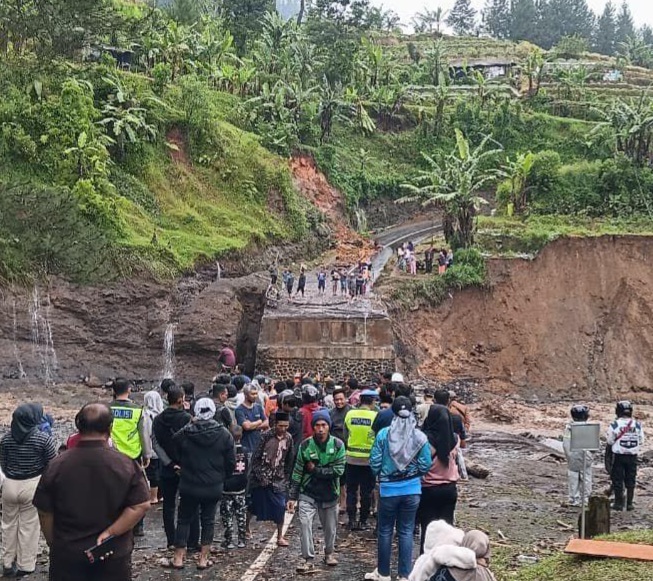 Banjir dan Longsor di Lereng Gunung Slamet [liputan6]