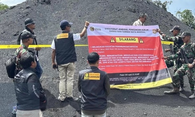 Puluhan Ribu Ton Batubara Ilegal di Kutai Kartanegara diamankan Ditjen Gakkum ESDM [jawapos]