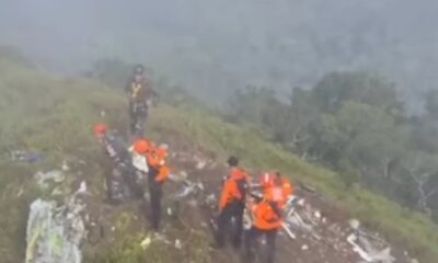 Ilustrasi tim SAR mencari korban pesawat ATR 42-500 [metrobogor]