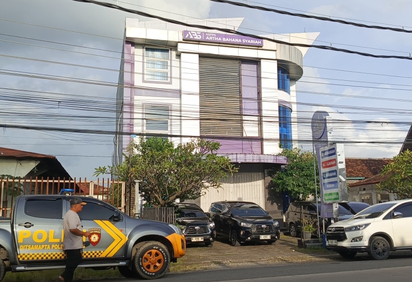 KPK geledah Koperasi milik Timses Bupati Sudewo di Pati [metrosurya]