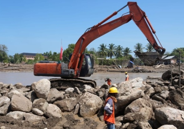 Normalisasi Sungai Krueng Meureudu di Aceh [spektroom]