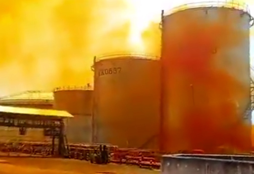 Asap Oranye dari Pabrik di Cilegon [disway]