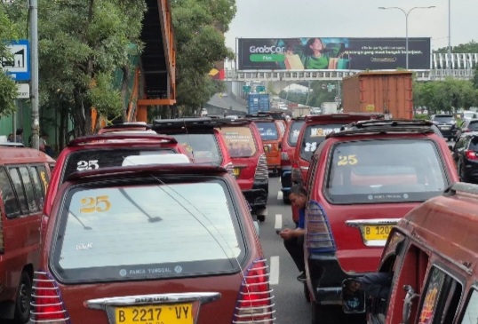 Ilustrasi angkot [pojoksatu]