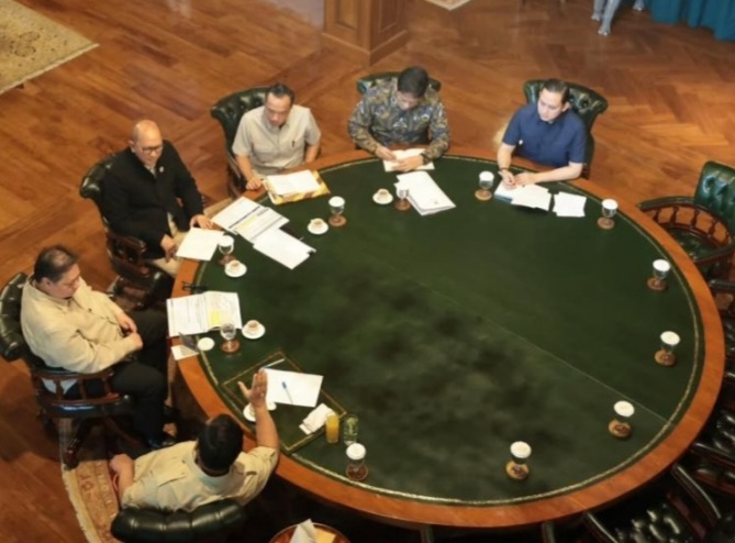 Presiden Prabowo Subianto memanggil beberapa menteri bidang ekonomi ke kediamannya di Hambalang, Bogor [nusantaraterkini]