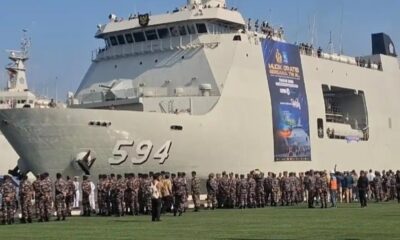 1.239 Pemudik diberangkatkan Naik Kapal Perang [tribunnews]