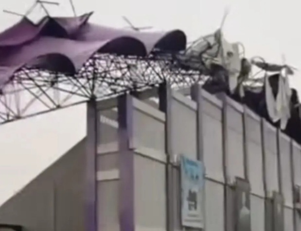 Atap Stadion rusak akibat angin puting beliung [idntimes]