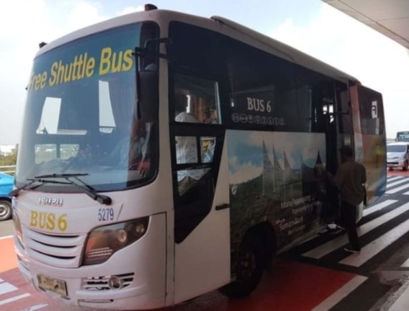 Ilustrasi shuttle bus bandara Soetta [busway]