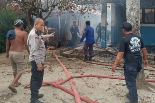 Kebakaran di SMPN 4 Balige [infobanua]