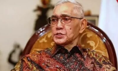 Wakil Presiden ke-6 Republik Indonesia Try Sutrisno [superradio]