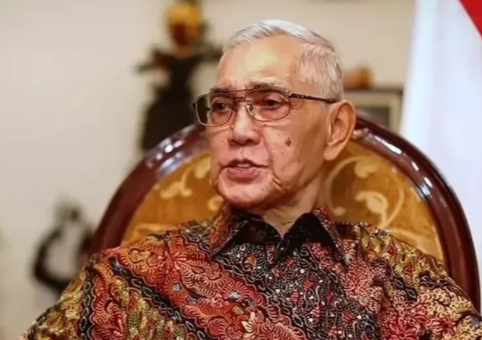 Wakil Presiden ke-6 Republik Indonesia Try Sutrisno [superradio]