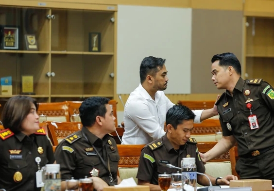 Kajari Karo diamankan Kejagung sebab kasus Amsal Sitepu [kumparan]