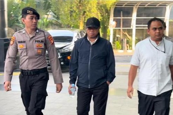 Bupati Tulungagung Gatut Sunu tiba di Gedung KPK [memoindonesia]