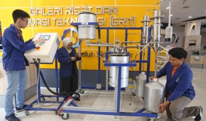 Ilustrasi ITS kembangkan Bensin Sawit [antaranews]