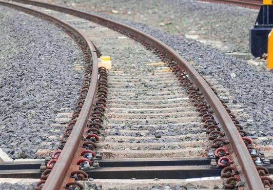 Ilustrasi rel kereta api [auto2000]