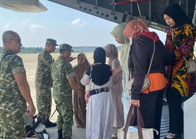 Keluarga Serka Ichwan mendapat bantuan dari Pangdam Udayana [antaranews]