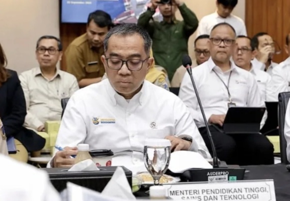 Mendiktisaintek Brian Yuliarto [mashable]