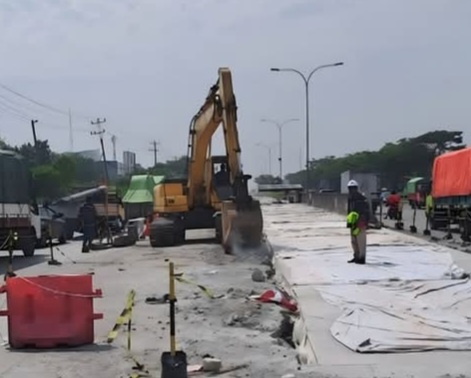 Peninggian Jalan Kaligawe Semarang [facebook]