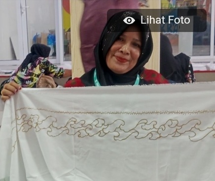 Riau gunakan minyak sawit untuk pembuatan batik [kompas]