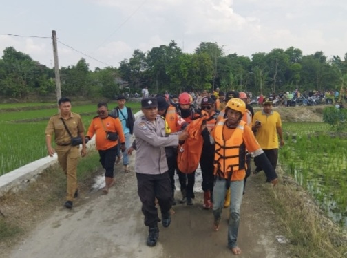 Balita tewas tenggelam di genangan bekas tambang galian C [jpnn]
