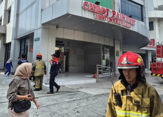 Kebakaran Gedung Layanan Jantung RSUD dr Soetomo [jawapos]
