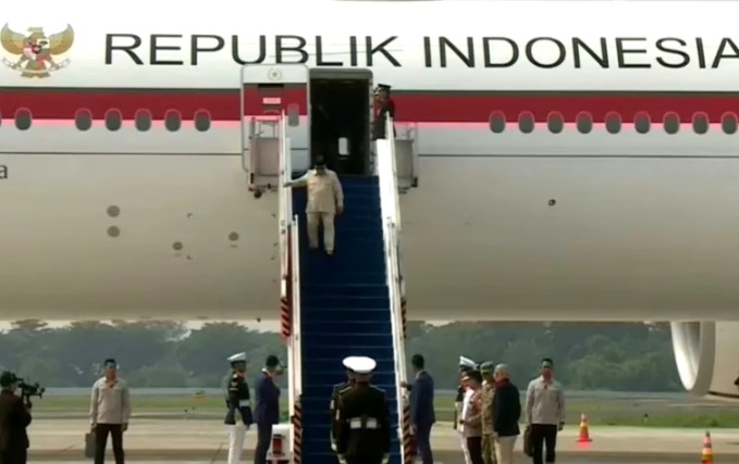Prabowo tiba di Indonesia usai lawatan dari Prancis [antara]