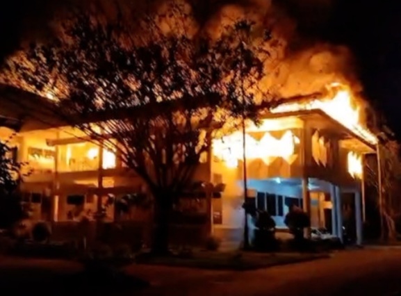 Kebakaran di Kantor Pemerintah Kabupaten (Pemkab) Bulungan, Kalimantan Utara [antaranews]