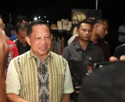 Mendagri Muhammad Tito Karnavian berkunjung ke Desa Adat Matabesi di Kabupaten Belu, Nusa Tenggara Timur (NTT) [tribunnews]