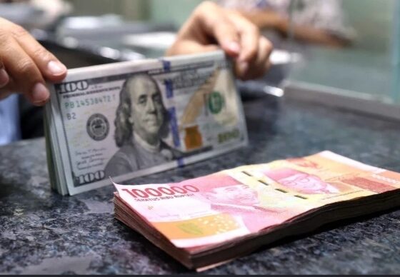 Nilai tukar rupiah tembus Rp 18.000 per Dollar AS [merdeka]