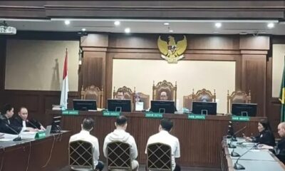 Pengadilan Tipikor vonis lebih ringan Bos Blueray Cargo Group dan 2 anak buahnya di kasus suap ke sejumlah pejabat Direktorat Jenderal Bea dan Cukai (DJBC) [msn]