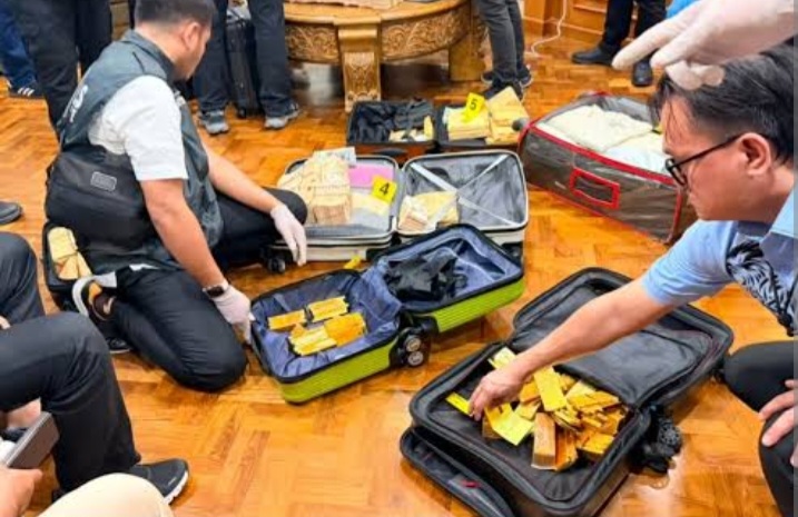 Polisi menyita 74 Kg emas batangan dan dolar ratusan miliar di Sentul [instagram]