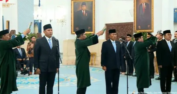 Prabowo melantik Wamenhan Sebagai Gubernur Universitas Republik Indonesia [inilah]