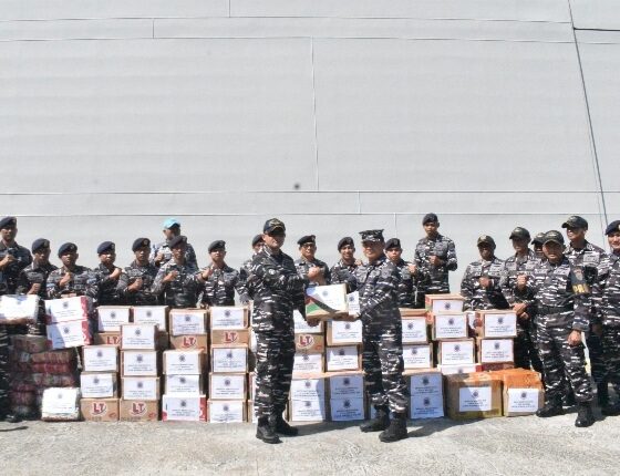 KRI Bung Hatta kirim logistik untuk korban gempa NTT [kabarutamaid]