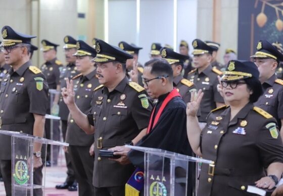 Pelantikan 15 Kajati dan Pejabat Eselon II [merdeka]