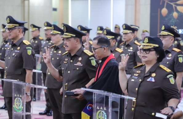 Pelantikan 15 Kajati dan Pejabat Eselon II [merdeka]