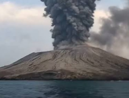 Erupsi Gunung Anak Krakatau [instagram]