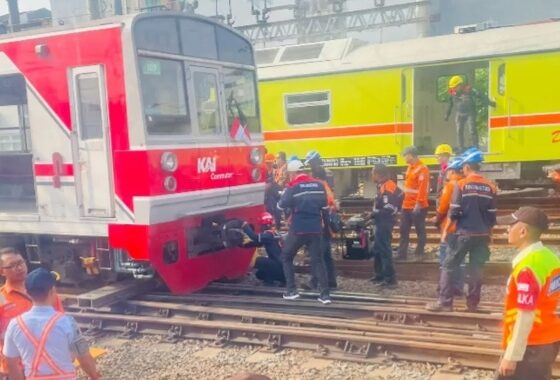 KRL Bogor-Jakarta anjlok di stasiun Jakarta Kota [konteks]