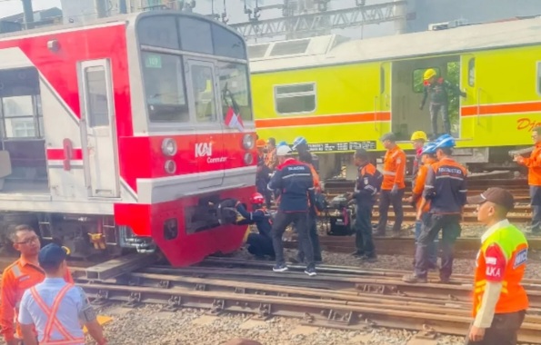 KRL Bogor-Jakarta anjlok di stasiun Jakarta Kota [konteks]