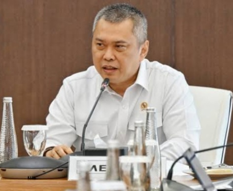 Menteri Perhubungan Dudi Prawagandhi [instagram]