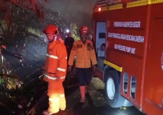 Puntung rokok sebabkan kebakaran lahan di Rumpin Bogor [tribunnews]