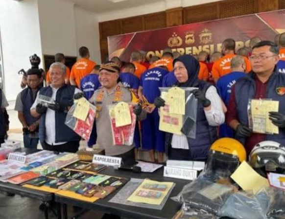 14 tersangka prostitusi online di Solo ditangkap polisi [tirto]
