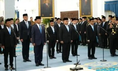 Prabowo melantik 16 Pejabat, Reshuffle Menkopolkam hingga Menlu [tribunnews]