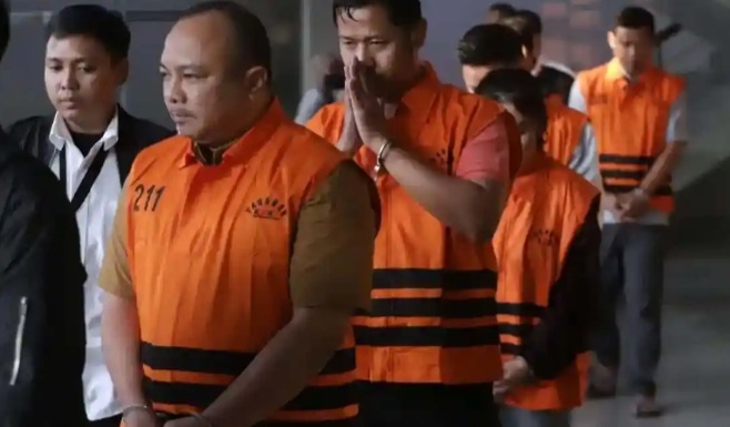 5 tersangka kasus dugaan korupsi korupsi pengadaan barang dan jasa terkait DSP di BNPB [tribunnews]