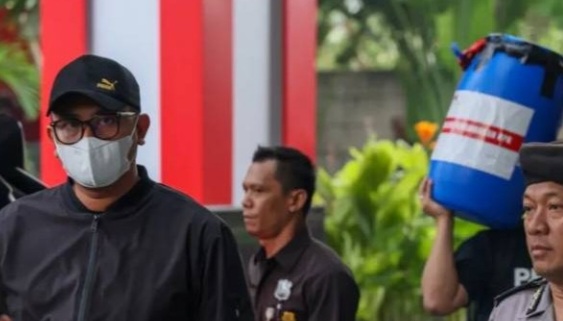 Bupati Klaten Hamenang Wajar Ismoyo terjaring OTT KPK [lingkartv]