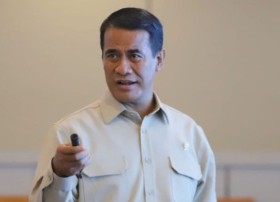 Menteri Pertanian Andi Amran Sulaiman copot 8 Pejabat Bapanas-Bulog [helard]