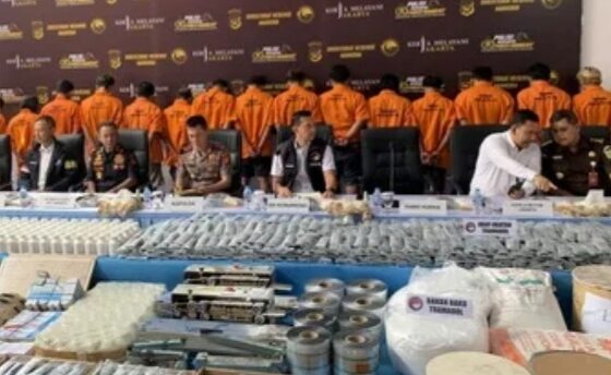Polisi bongkar 2 pabrik obat ilegal di Kecamatan Kartasura dan Gatak, Kabupaten Sukoharjo, Jawa Tengah [tirto]